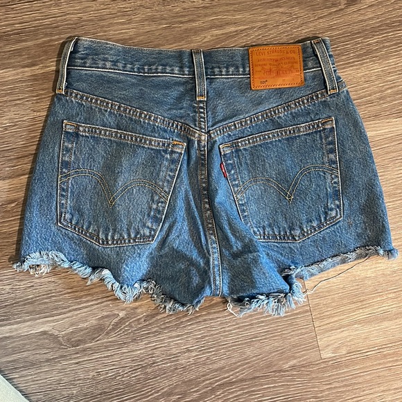 Levi 501’s - Picture 2 of 2